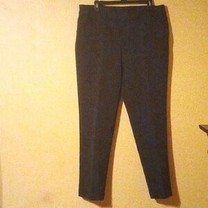Zac & Rachel Women Dress Pants Very good condition. Stretch.